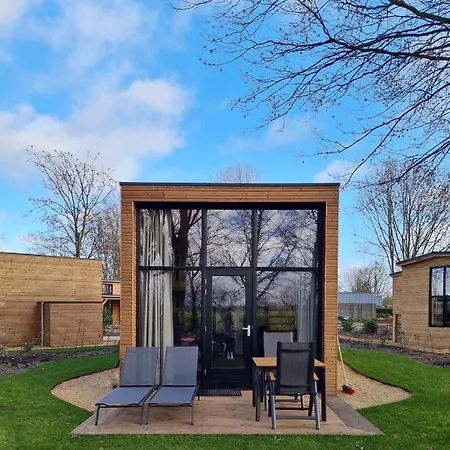 Holiday home Nieuw! Sfeervol Tiny House In De En Aan Het Water *