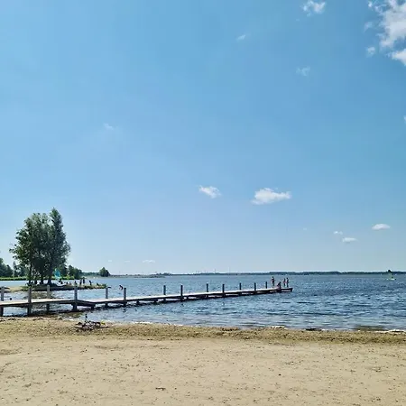 Casa de Férias Nieuw! Sfeervol Tiny House In De En Aan Het Water *