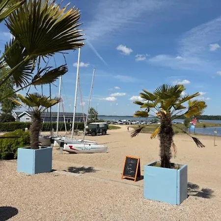 Nieuw! Sfeervol Tiny House In De En Aan Het Water בית נופש