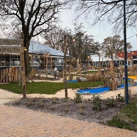 Holiday home Nieuw! Sfeervol Tiny House In De En Aan Het Water