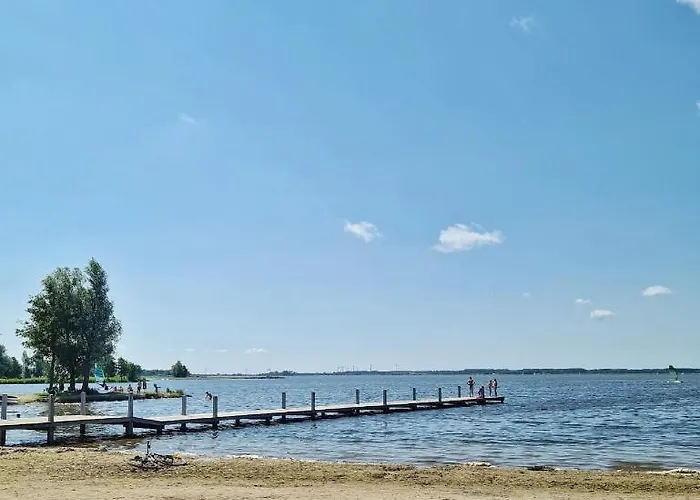 Dom wakacyjny Nieuw! Sfeervol Tiny House In De En Aan Het Water *