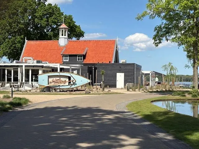 Дом отдыха Nieuw! Sfeervol Tiny House In De En Aan Het Water Хульсхорст