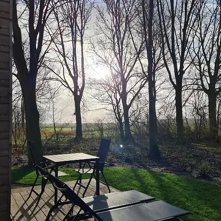 Nieuw! Sfeervol Tiny House In De En Aan Het Water Semesterbostad
